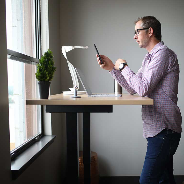 Kõrgusreguleeritavad kontorilauad